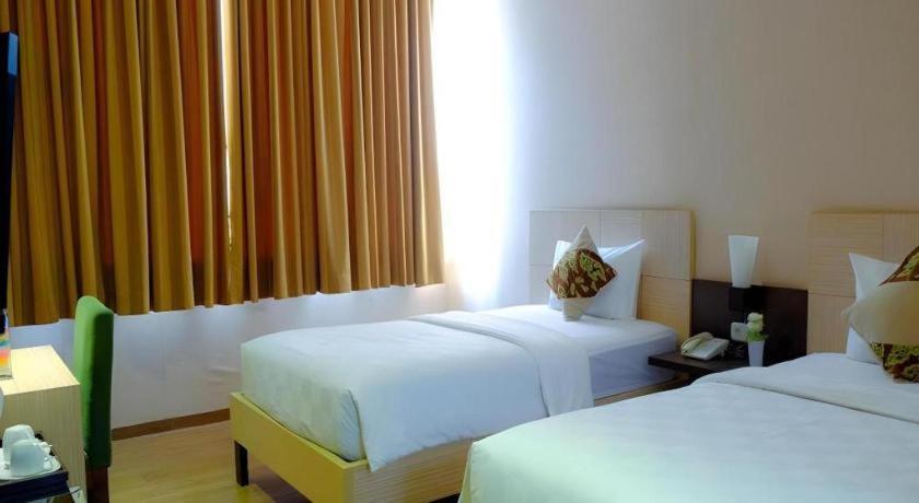 Lotus Hotel Subang Exterior photo