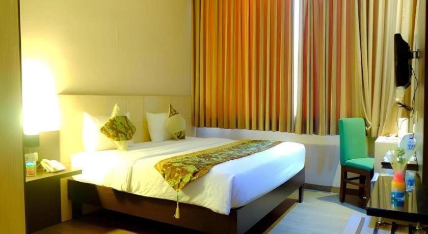 Lotus Hotel Subang Exterior photo