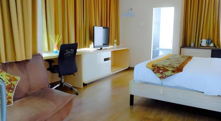 Lotus Hotel Subang Exterior photo