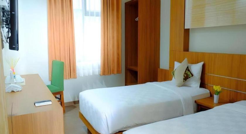 Lotus Hotel Subang Exterior photo