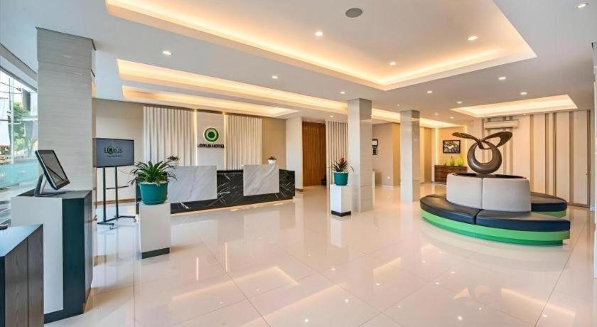 Lotus Hotel Subang Exterior photo