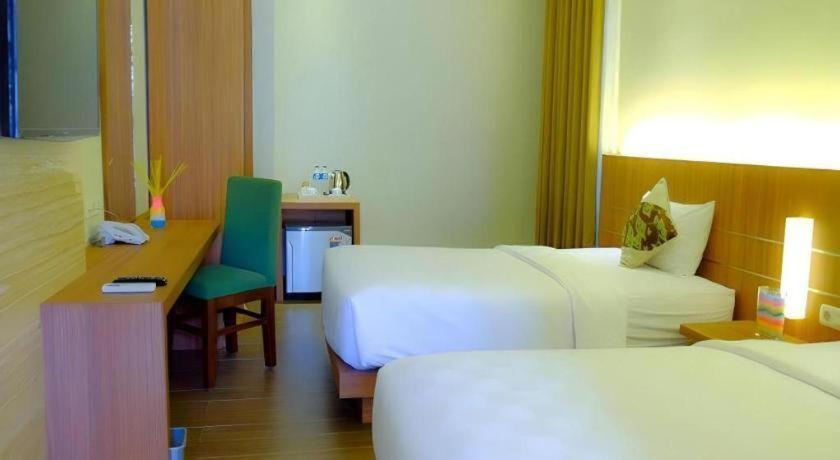 Lotus Hotel Subang Exterior photo